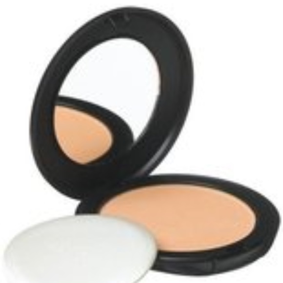 Revlon ColorStay Pressed Powder Light Pale 820 - Picture 1 of 2